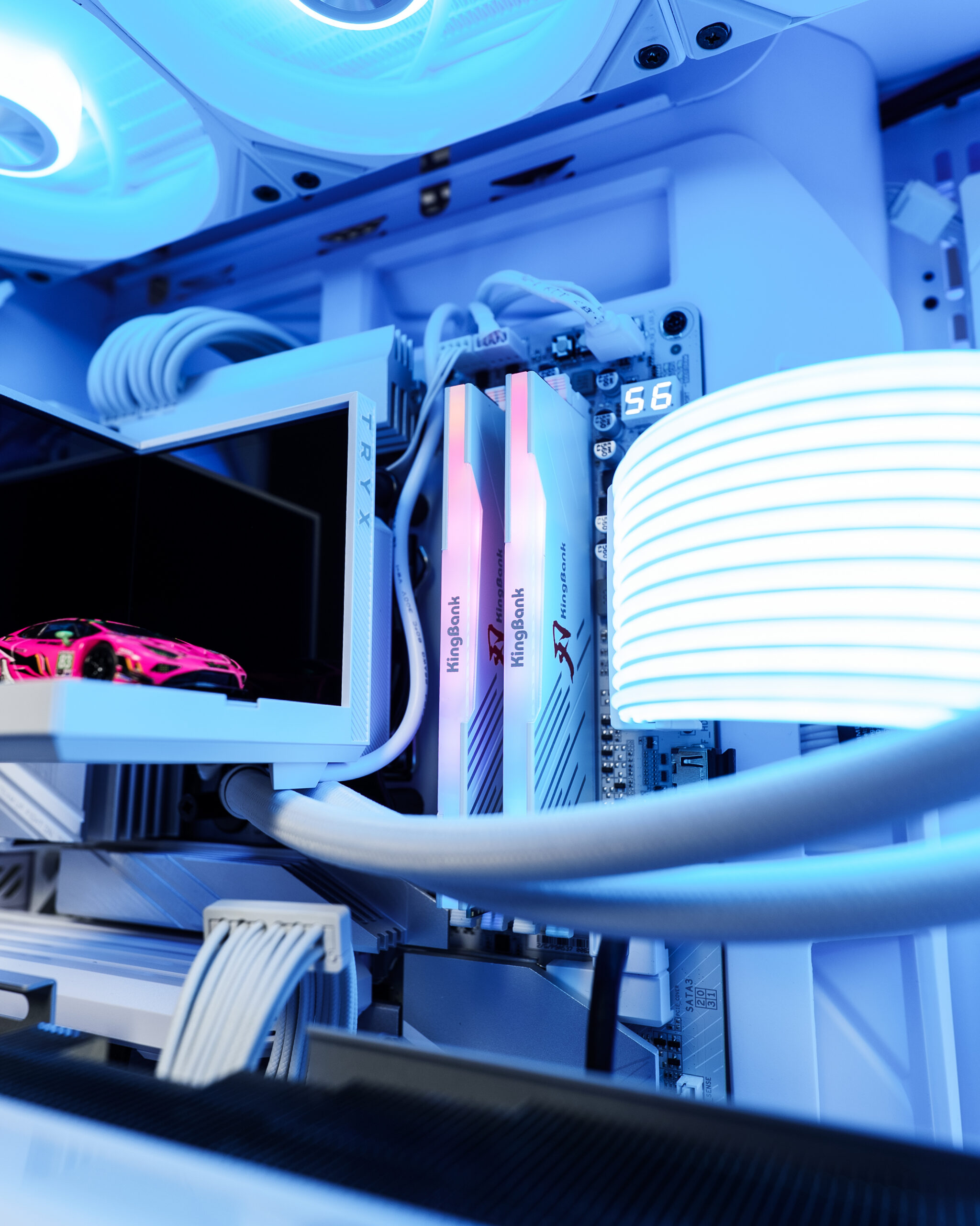 Dreamcore HYTE custom PC detail